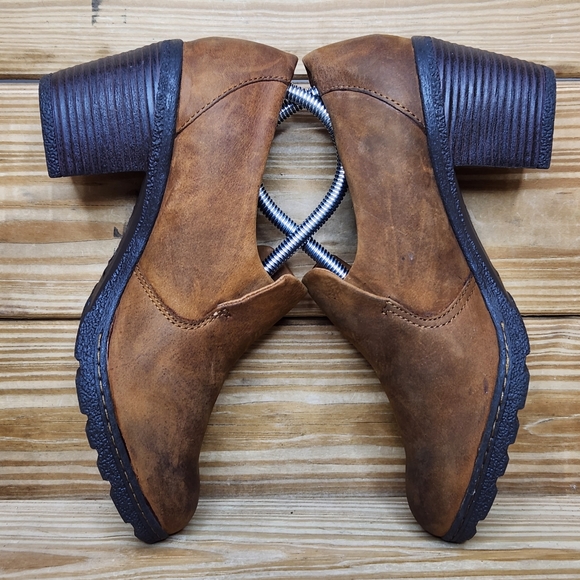 BOC by Born Womens 9.5M Carla Brown Distressed Leather Slip On Heeled Booties - Picture 5 of 9